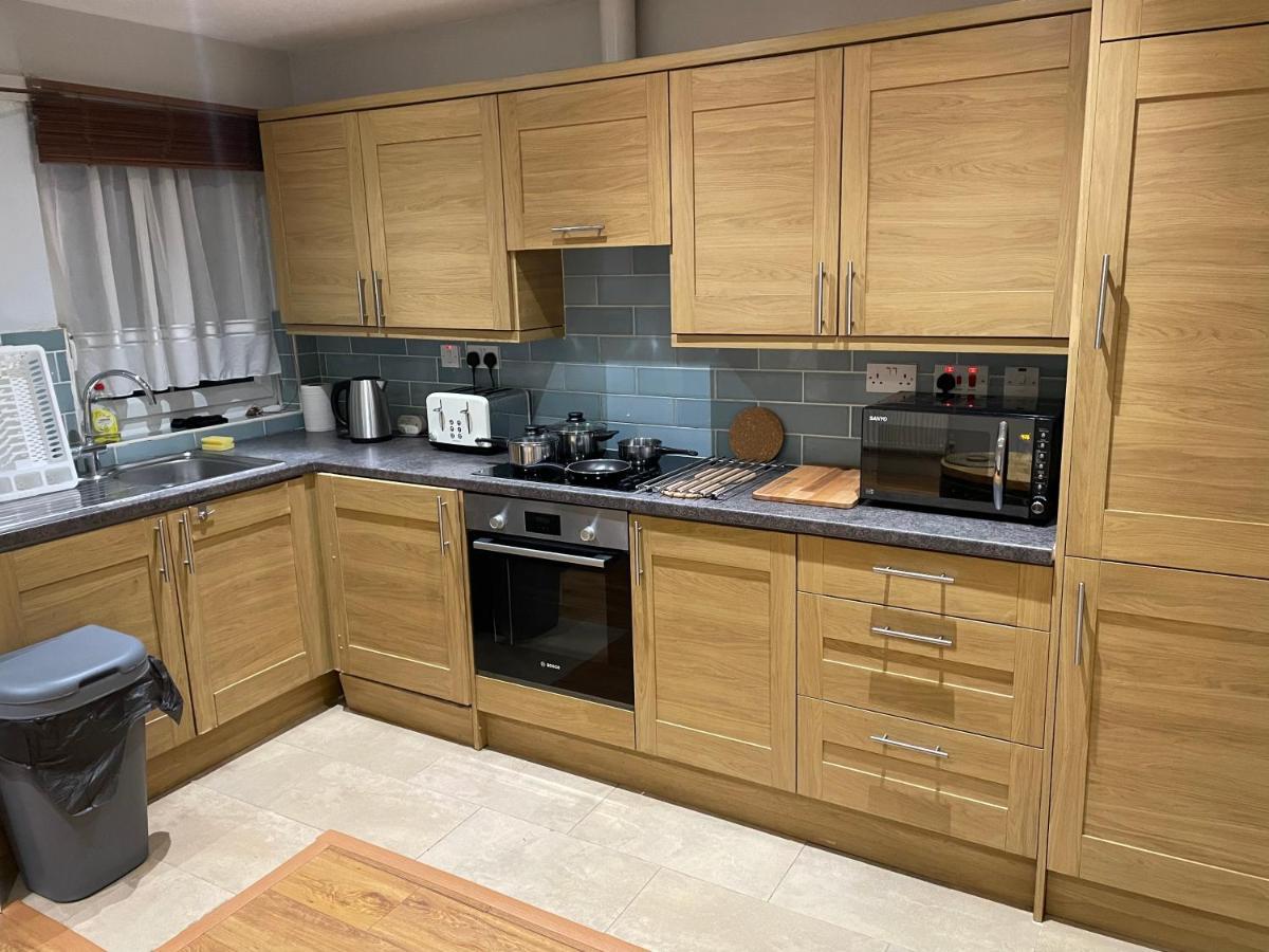 2 Bedroom Apartment Chiswick Park Tube Station Londres Extérieur photo