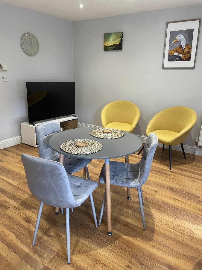 2 Bedroom Apartment Chiswick Park Tube Station Londres Extérieur photo