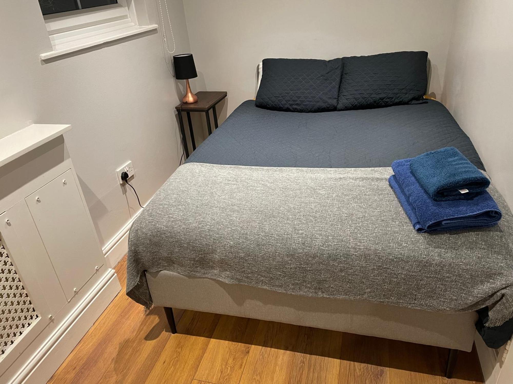 2 Bedroom Apartment Chiswick Park Tube Station Londres Extérieur photo