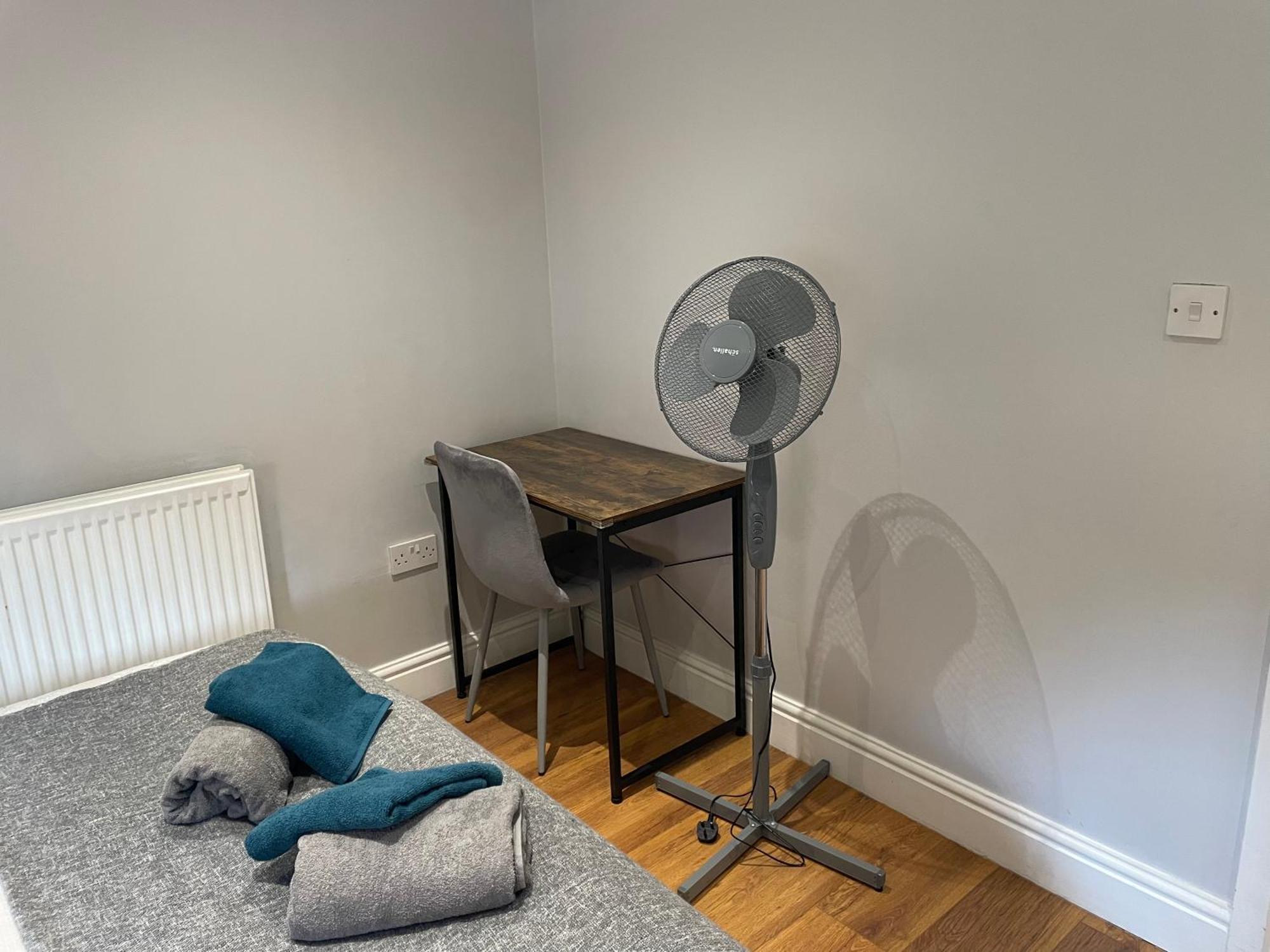 2 Bedroom Apartment Chiswick Park Tube Station Londres Extérieur photo